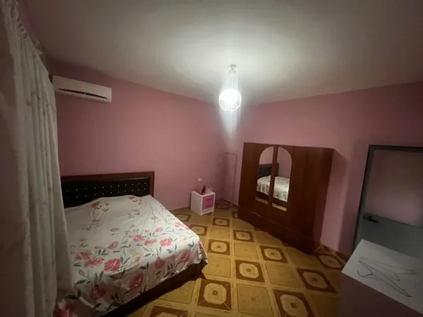 Tirane, jepet me qera Vile 2+1 Kati 1, 180 m² 450 € (Allias)