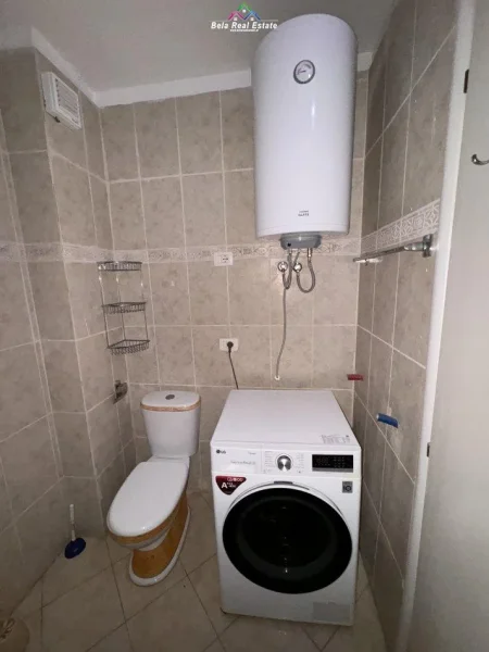 Tirane, jepet me qera apartament 1+1+Ballkon Kati 2, 75 m² 350 € (fresku)