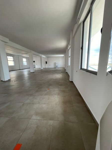 Tirane, jepet me qera ambjent biznesi Kati 1, 430 m² 1.300 € (Sauk)