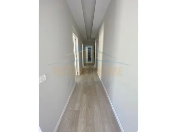 Tirane, shitet apartament 3+1 Kati 2, 155 m² 248.000 € (Rose Garden Residece)