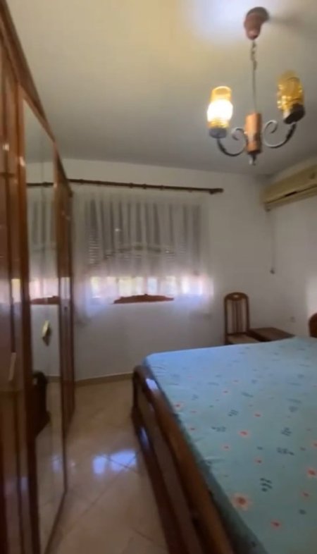 Tirane, jepet me qera apartament 2+1+Ballkon Kati 4, 85 m² 450 € (Bulevardi Zhan Dark)
