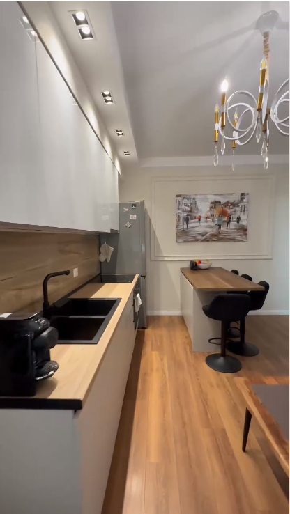 Tirane, jepet me qera 2+1 Kati 5, 125 m² 800 € (Liqeni i Thate)