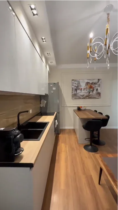 Tirane, jepet me qera 2+1 Kati 5, 125 m² 800 € (Liqeni i Thate)