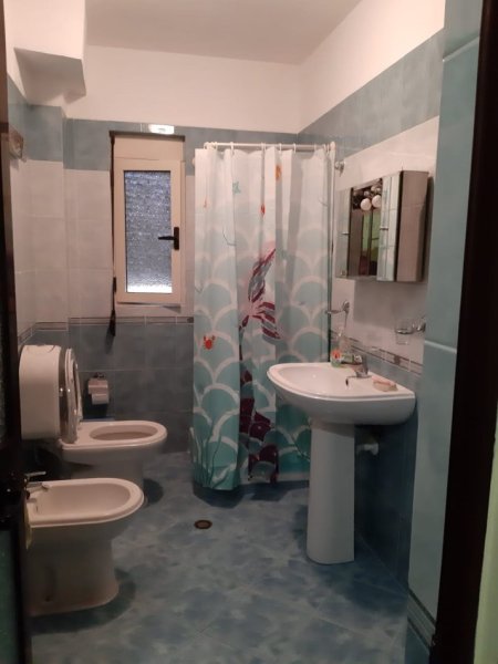 Tirane, jepet me qera apartament 1+1 Kati 4, 53 m² 400 € (Rruga Mihal Grameno)