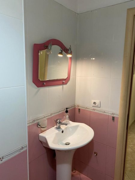 Tirane, jepet me qera apartament 2+1+Ballkon Kati 7, 75 m² 450 € (Don Bosko, pranë Vodafone)