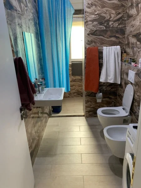 Tirane, shes apartament 2+1 Kati 2, 75 m² 129.000 € (selite)