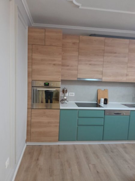 Tirane, jepet me qera apartament 2+1 Kati 1, 70 m² 460 € (medreseja)