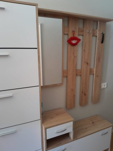 Tirane, jepet me qera apartament 2+1 Kati 1, 70 m² 460 € (medreseja)