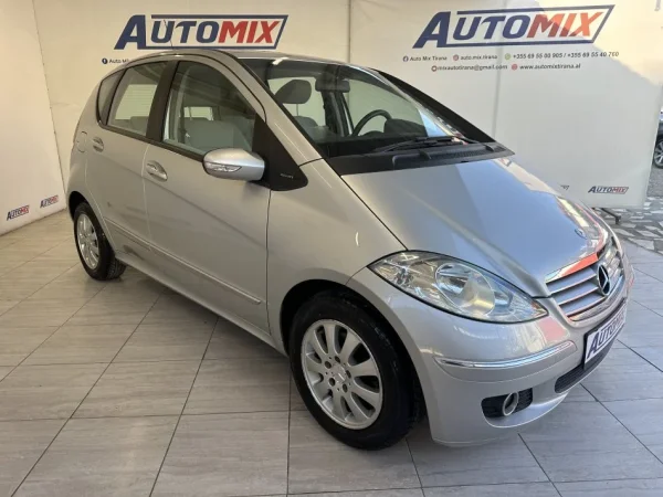 Tirane, shes makine MERCEDES A-CLASS Benzin, gri metalizato automatik Klima 131.000 km 4.300 €