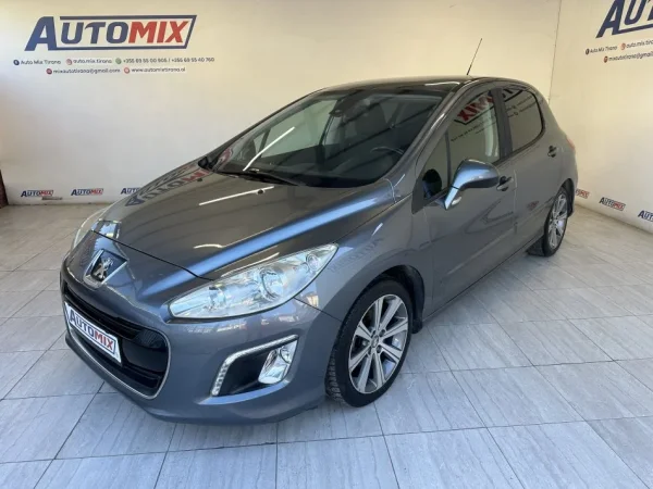 Tirane, shes makine PEUGEOT 308 Nafte, gri e erret automatik Klima 221.000 km 6.300 €