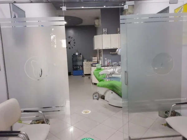 Tirane, jepet me qera ambjent biznesi Kati 0, 35 m² 550 € (5 Maj)