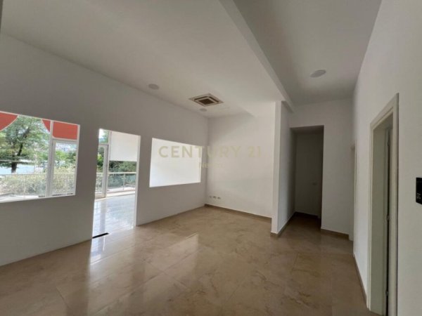 Tirane, jepet me qera vetem 1 dhome Kati 1, 155 m² 2.750 € 