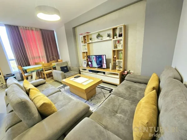 Tirane, shitet apartament 3+1 Kati 3, 125 m² 175.000 € (liqeni i tirranes)
