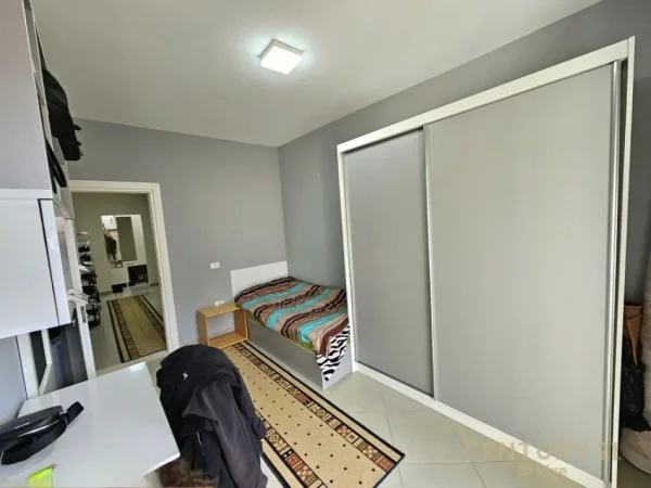 Tirane, shitet apartament 3+1 Kati 3, 125 m² 175.000 € (liqeni i tirranes)