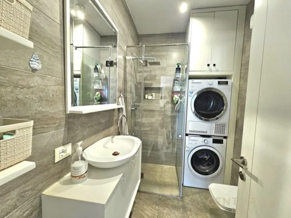 Tirane, shitet apartament 2+1 Kati 11, 100 m² 200.000 € (komuna parisit)