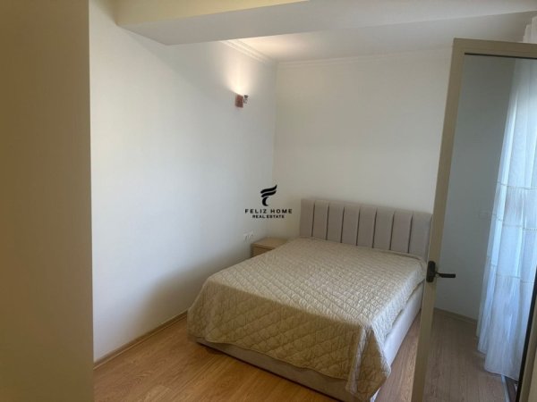 Tirane, jepet me qera apartament 3+1 Kati 8, 166 m² 1.100 € (RRUGA E DIBRES)