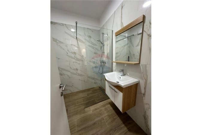 Tirane, jepet me qera apartament 1+1 Kati 3, 74 m² 650 € (RRuga kavajes)