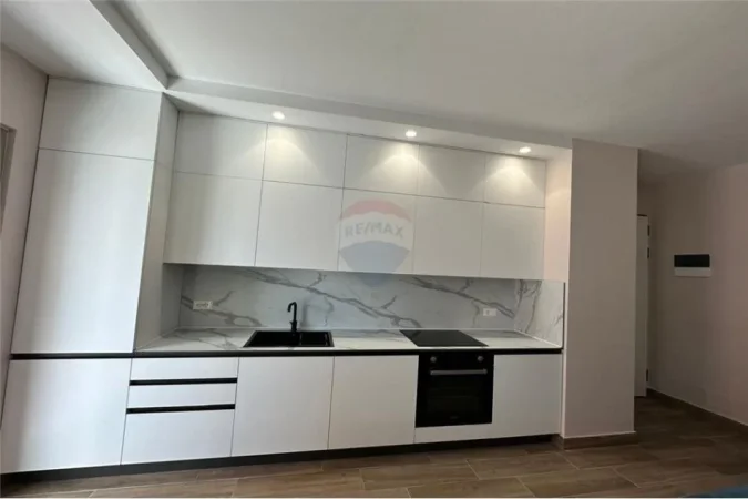 Tirane, jepet me qera apartament 1+1 Kati 3, 74 m² 650 € (RRuga kavajes)
