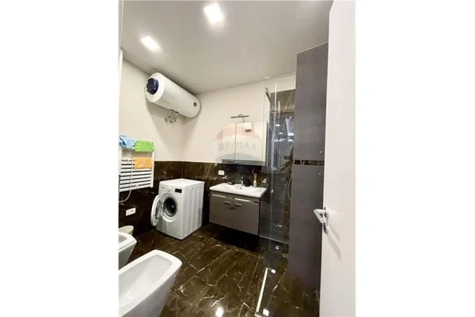 Tirane, jepet me qera apartament 1+1 Kati 6, 75 m² (rruga kavajes)