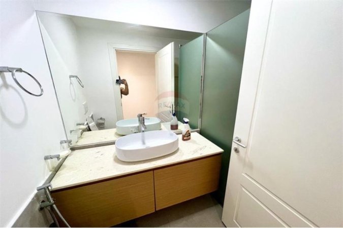 Tirane, jepet me qera Vile 2+1+Ballkon Kati 3, 130 m² 600 € (rruga e elbasanit)