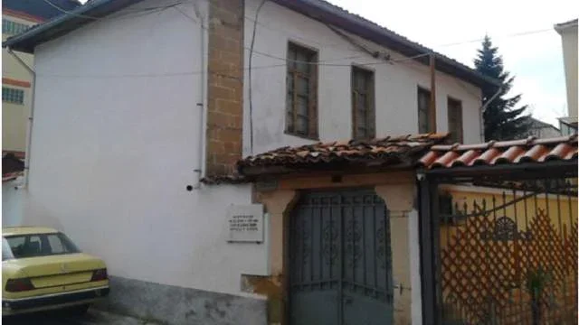 Korce, shitet Vile 4+1 Kati 2, 179 m²
