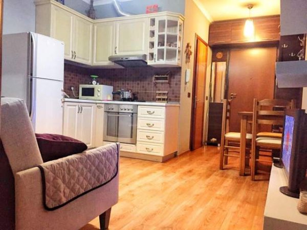 Tirane, jepet me qera apartament 1+1 Kati 1, 40 m² 350 Euro