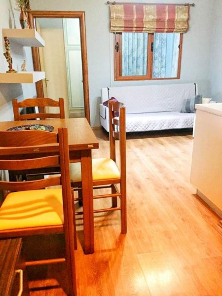 Tirane, jepet me qera apartament 1+1 Kati 1, 40 m² 350 Euro