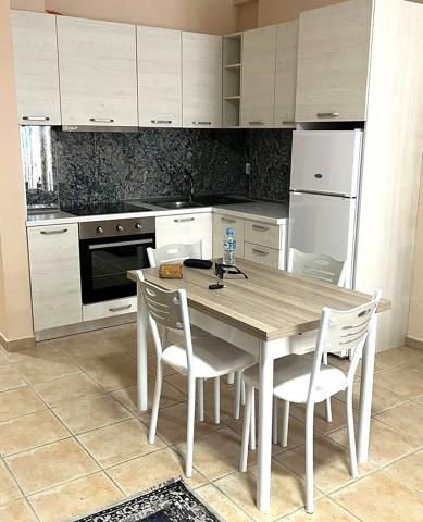 Tirane, jepet me qera apartament 1+1 500 Euro