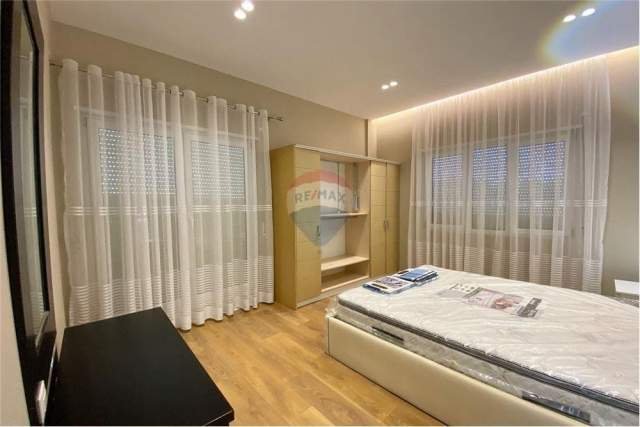 Tirane, jepet me qera apartament 2+1+BLK Kati 2, 157 m² 500 Euro (REZIDENCA KODRA E DIELLIT)
