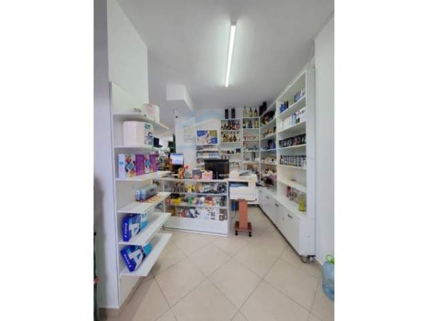 Tirane, shitet dyqan Kati 0, 59 m² 190000 Euro (Komuna e Parisit)