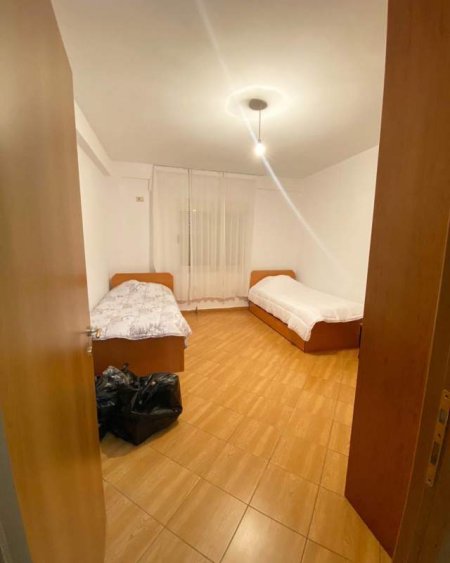 Tirane, jepet me qera apartament 2+1+BLK Kati 1, 118 m² 400 Euro (Rruga Rrapo Hekali)