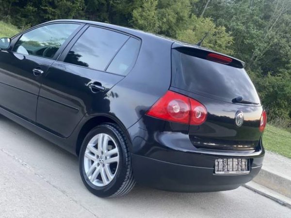 Tirane, shes makine Volkswagen Golf 5 Nafte 1.9 Viti 2007,