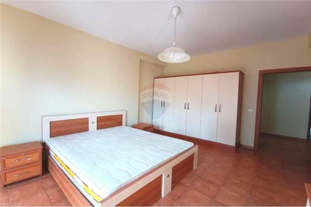 Tirane, jepet me qera apartament Kati 3, 68 m² 40.000 Leke (tefta tashko pazari ri)