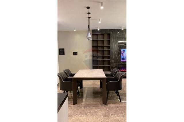 Tirane, jepet me qera apartament 1+1 Kati 1, 75 m² 800 Euro (KOMPLEKSI DELIJORGJI)