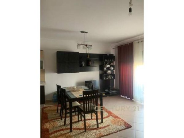 Tirane, jepet me qera apartament 2+1+BLK Kati 3, 91 m² 500 Euro (mbrapa ish UET)