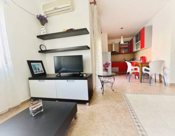 Plazh-Durres, jap me qera apartament ne plazh 1+1+BLK Kati 2, 25 Euro (te Shkëmbi Kavajës)