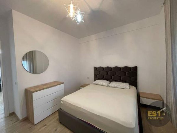 Jepet me qera Super Apartament 2+1 te Kopshti Zoologjik,prane Restorant “Gambero”