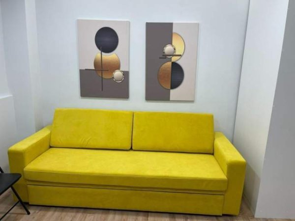 Jepet me qera Apartament 1+1 tek Stadiumi Dinamo , 5 minuta ne kembe larg bllokut .