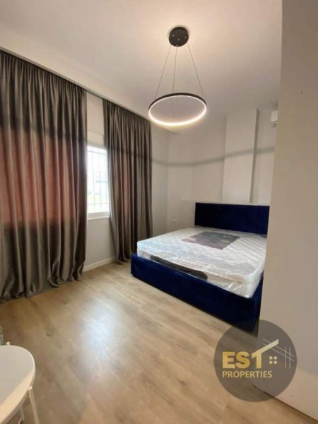 Jepet me qera super Apartament 1+1 tek 21 dhjetori perball inxhinierise se ndertimit