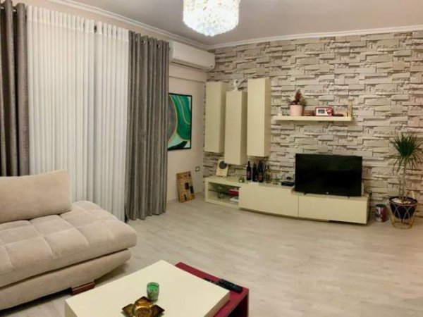 Tirane, shitet apartament 3+1+BLK Kati 3, 130 m² 170.000 Euro (kodra e diellit)