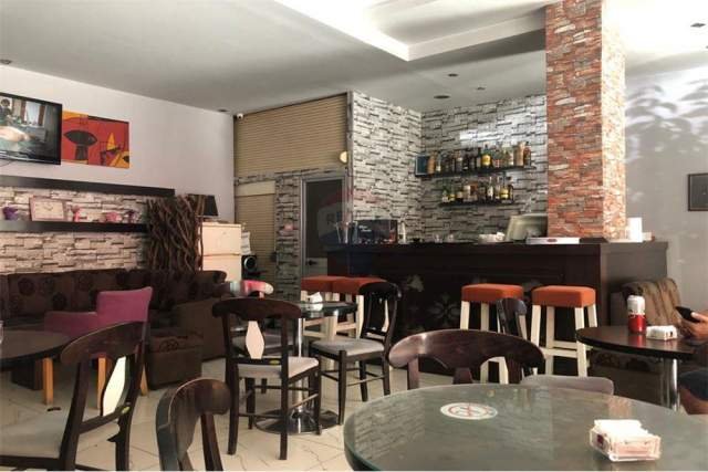 Tirane, shitet dyqan Kati 0, 64 m² 170.000 Euro (Fresk, Prane Restorant Freskut)