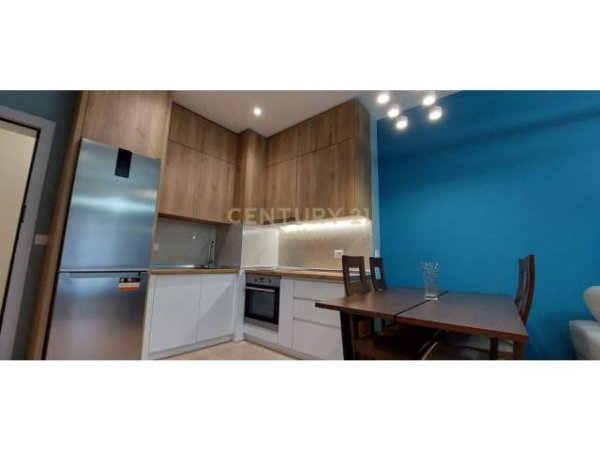 Tirane, jepet me qera apartament 1+1 Kati 8, 69 m² 500 Euro (21 Dhjetori)