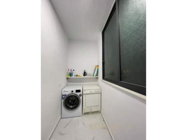 Japim me qira apartamet 2+1 te Pazari i Ri ,100 m² , 600 Euro