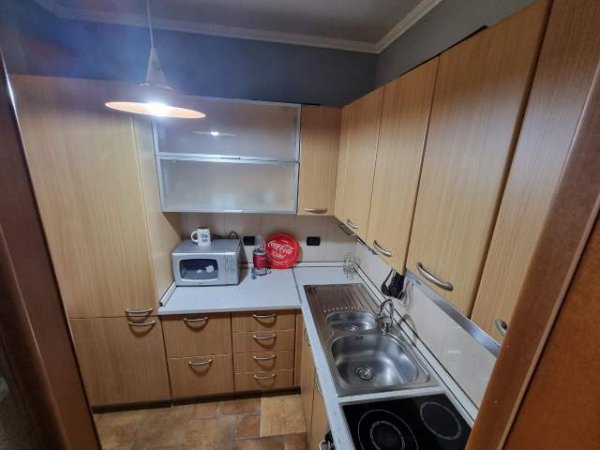 Tirane, jepet me qera apartament 2+1+BLK Kati 7, 95 m² 500 Euro (hime kolli)