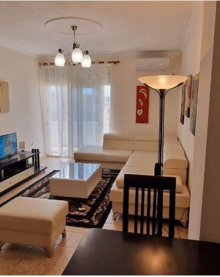 Apartament 1+1 me qira, Qender  Tirane!!