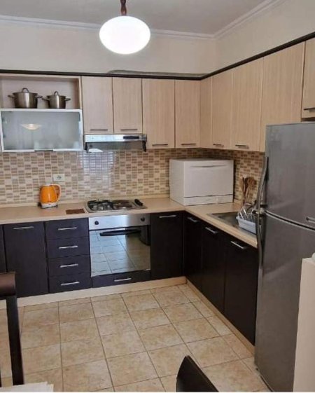 Apartament 1+1 me qira, Qender  Tirane!!