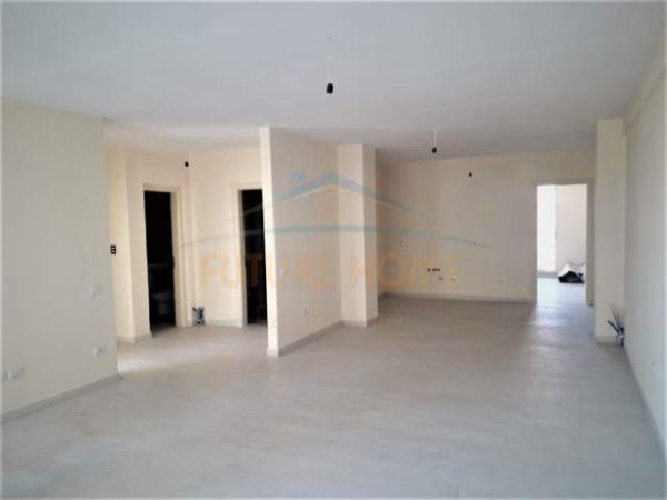 Tirane, jepet me qera zyre Kati 3, 142 m² 800 Euro (Rruga Tefta tashko)