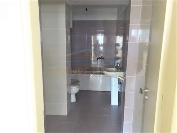 Tirane, jepet me qera zyre Kati 3, 142 m² 800 Euro (Rruga Tefta tashko)