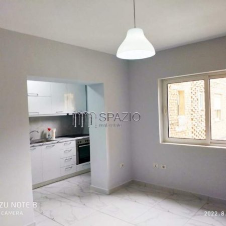 Tirane, jepet me qera apartament 3+1+BLK Kati 2, 96 m² 700 Euro (Rruga 'Muhamet Gjollesha'')