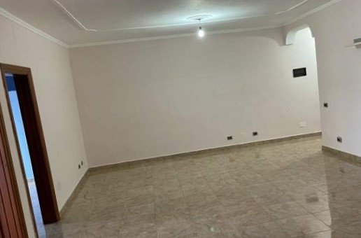 Tirane, jepet me qera apartament 2+1 Kati 10, 86 m² 35.000 Leke (komuna parisit)